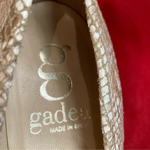 GADEA Sz 40 Snake Golden Rubber Sporty Sole Comfort Made in Spain 3” Heels Shoes - Picture 4 of 12